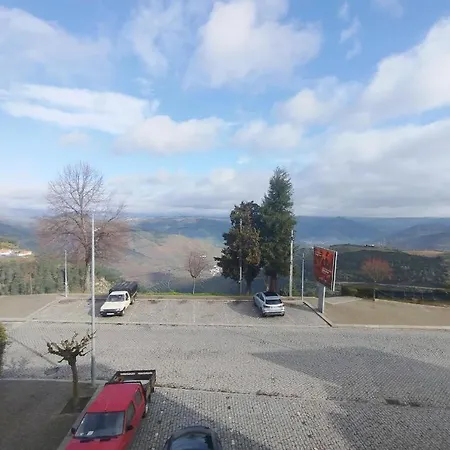 Douro Valley Private Terrace & Lounge Apartment