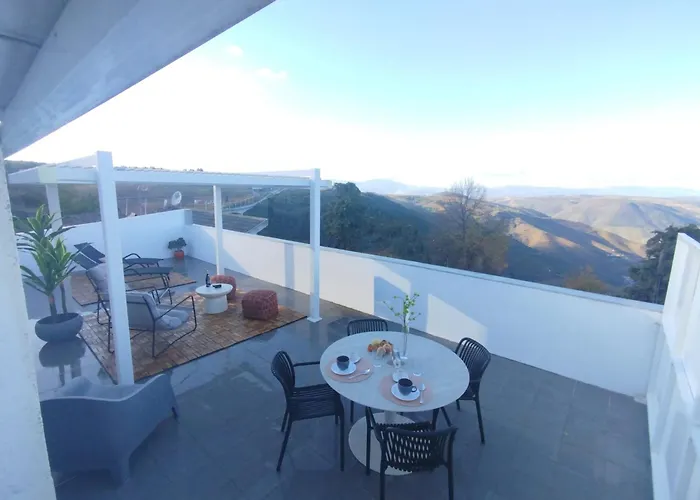 Douro Valley Private Terrace & Lounge شقة